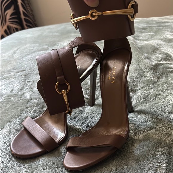Gucci Brown Leather Sandals with Gold Details - Picture 1 of 1